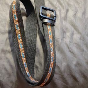 Patterned canvas belt - barely worn